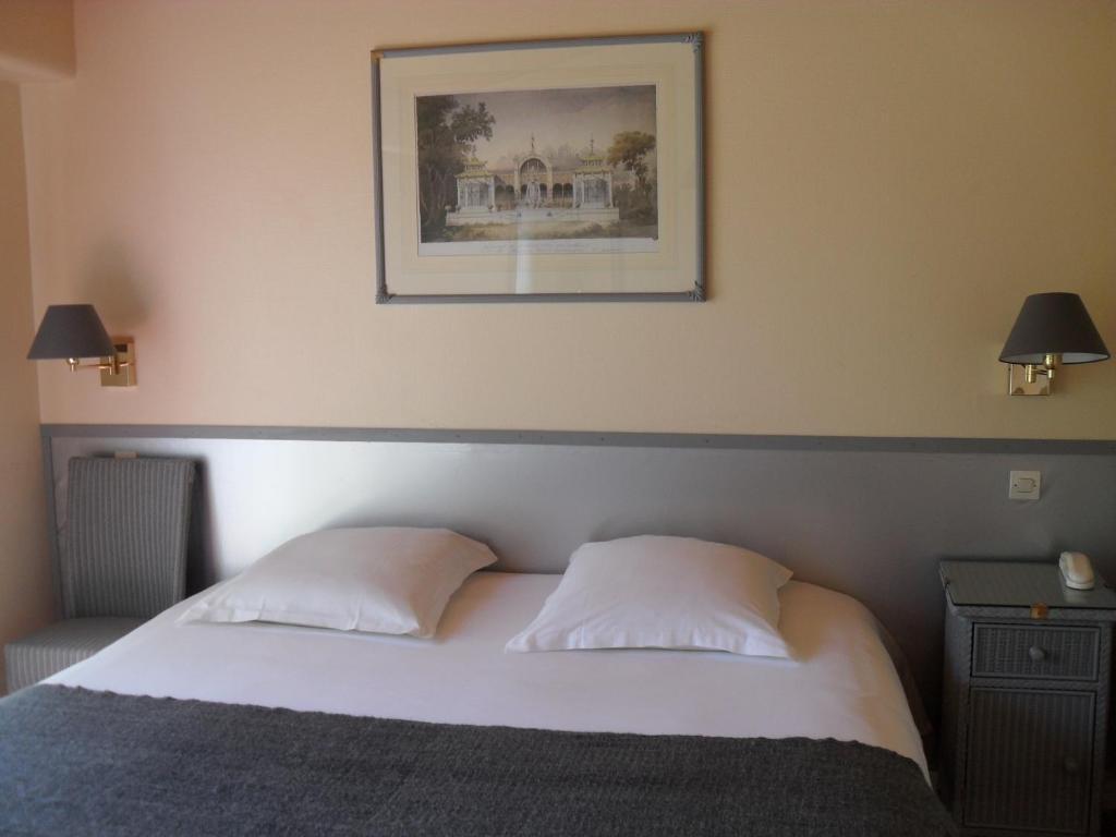 Logis Hotel Val De Vienne Le Vigeant Habitación foto